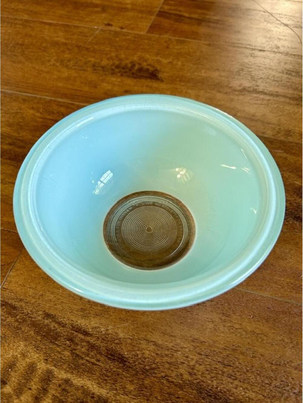 Vintage Pyrex Turquoise Glass Mixing Bowl